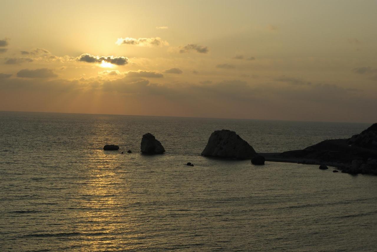 2 Bedroom Apartment Thalassa With Sea And Sunset Views, Aphrodite Hills Resort Kouklia Exteriör bild